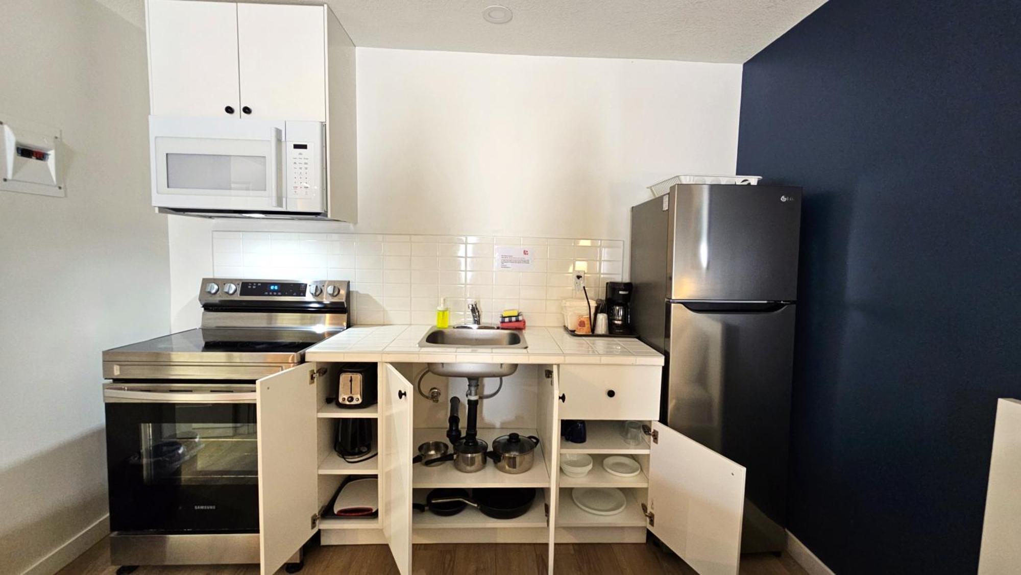 Cloud 9 Inn Whitecourt Zewnętrze zdjęcie