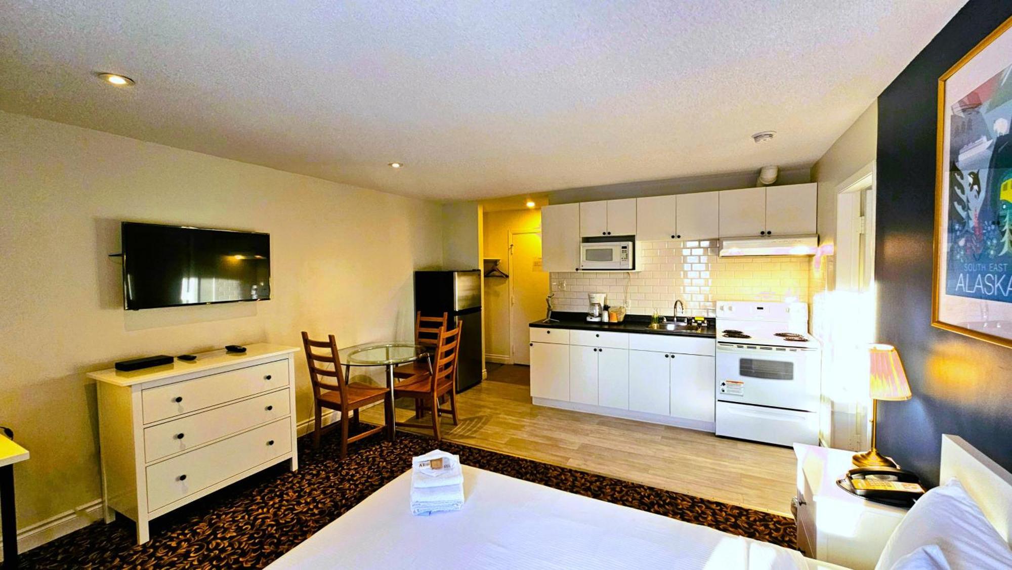 Cloud 9 Inn Whitecourt Zewnętrze zdjęcie